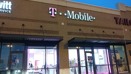 Cell Phone Store «T-Mobile», reviews and photos, 2645 Arapaho Rd #137, Garland, TX 75044, USA