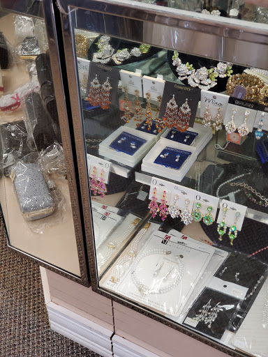 Stella Maris Bridal Boutique & Tuxedo Inc, 2339 MacDade Boulevard, Holmes, PA 19043, USA, 