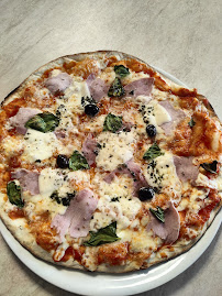 Plats et boissons du Pizzeria Séb' PIZZA - Fauconnières à Montélier - n°1