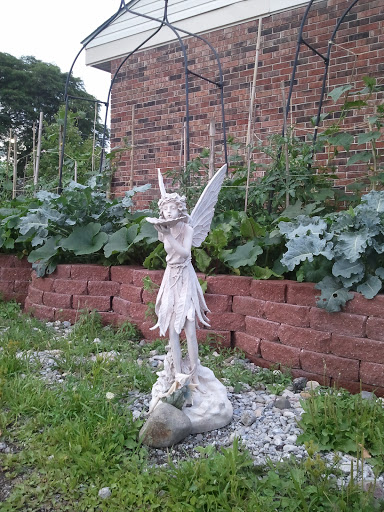 Raw Food Restaurant «Treehouse For Earths Children Holistic Center», reviews and photos, 22906 Mooney St, Farmington, MI 48336, USA