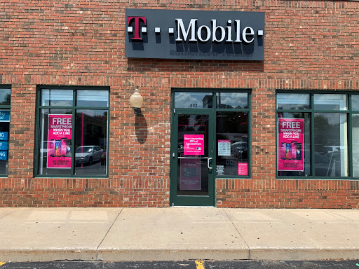 Cell Phone Store «T-Mobile», reviews and photos, 432 E 162nd St, South Holland, IL 60473, USA