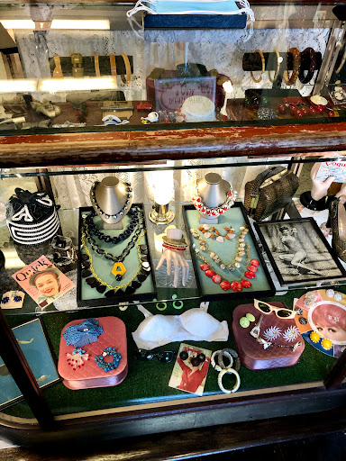 Vintage Clothing Store «Bygones Vintage Clothing», reviews and photos, 2916 W Cary St, Richmond, VA 23221, USA