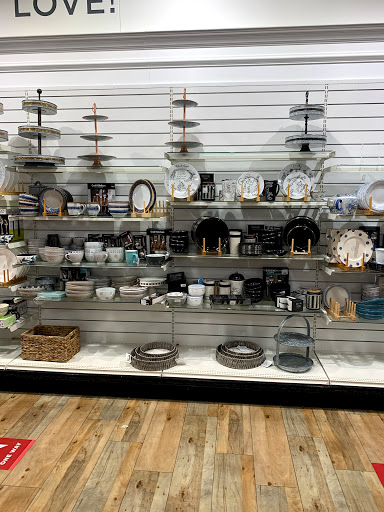 Department Store «HomeGoods», reviews and photos, 205 E Rte 59, Nanuet, NY 10954, USA