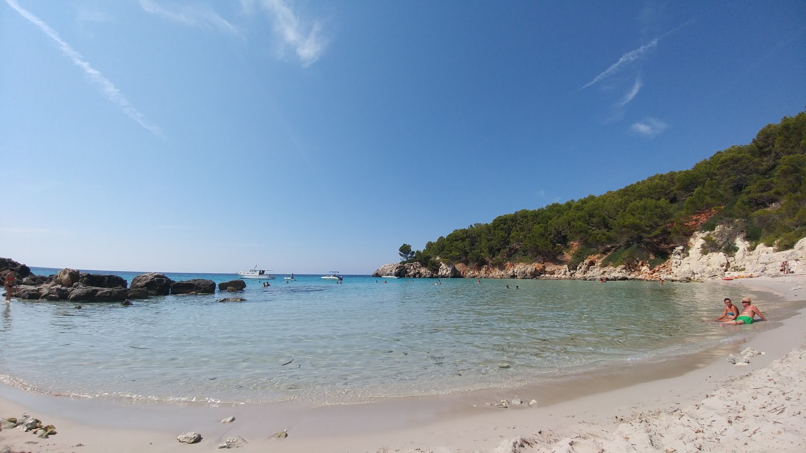 Foto di Playa Cala Escorxada con molto pulito livello di pulizia