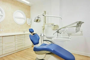 Khan dental clinic image