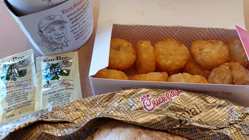 Fast Food Restaurant «Chick-fil-A», reviews and photos, 185 N Randall Rd, Batavia, IL 60510, USA