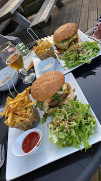 Hamburger végétarien du Restaurant français Le Comptoir Des Géants - Restaurant - Bar - Epicerie à Saint-Maurice-en-Trièves - n°18