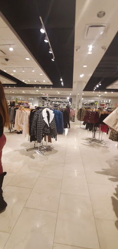 Clothing Store «Forever 21», reviews and photos, 651 Kapkowski Rd, Elizabeth, NJ 07201, USA