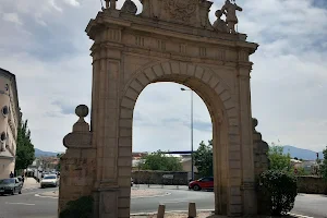Arco de Madrid image