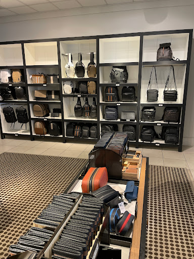 Shopping Mall «Silver Sands Premium Outlets», reviews and photos, 10562 Emerald Coast Pkwy W, Miramar Beach, FL 32550, USA