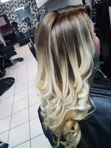 Hair Salon «Blondies Hair Salons Inc», reviews and photos, 5615 US Hwy 98 N, Lakeland, FL 33809, USA