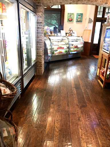 Gourmet Grocery Store «Boerne Epicure Gourmet Market», reviews and photos, 210 S Main St, Boerne, TX 78006, USA