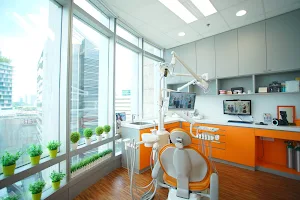Elite Dental Group: Dental Implants | Veneers | Invisalign | Biomimetic Fillings | Dental Clinic Orchard Singapore image