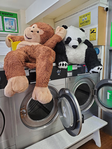Comments and reviews of Foyes Corner Launderette Ltd
