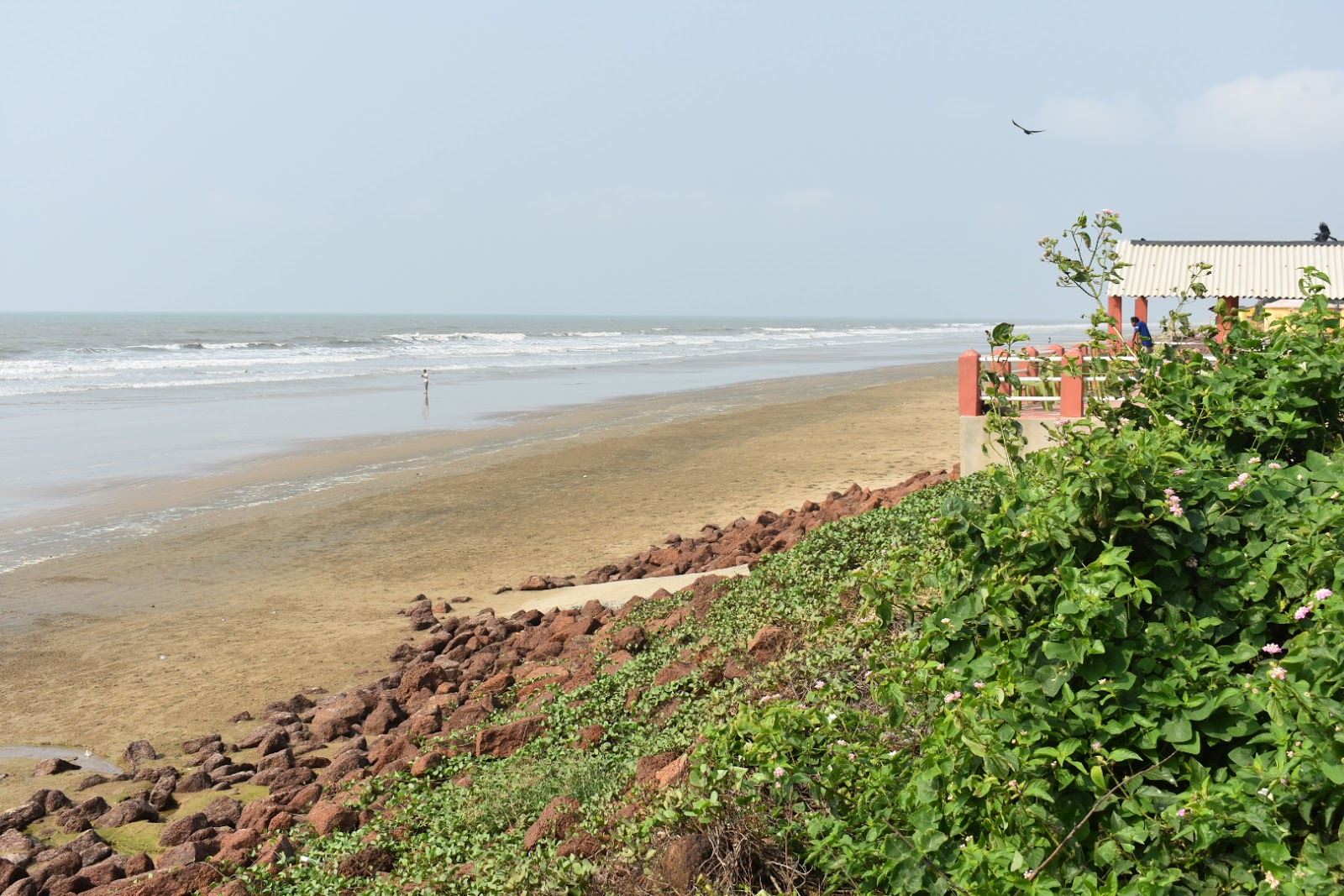 Valokuva Mandarmani Beachista. mukavuudet alueella