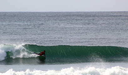 MAR DE FONDO TIENDA Y TALLER DE SURF