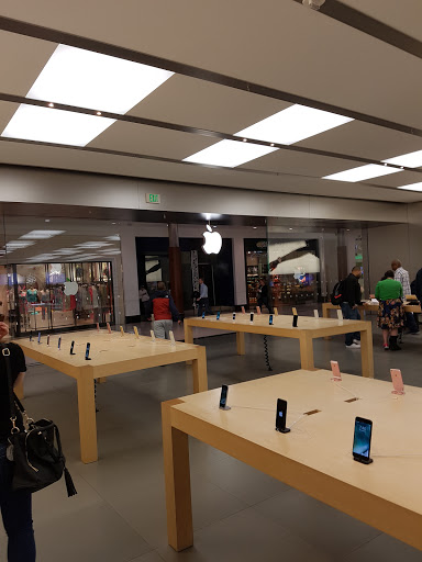 Computer Store «Apple Towson Town Center», reviews and photos, 825 Dulaney Valley Rd, Towson, MD 21204, USA