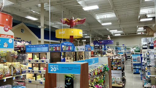 Pet Supply Store «PetSmart», reviews and photos, 1505 11th Ave NW, Issaquah, WA 98027, USA