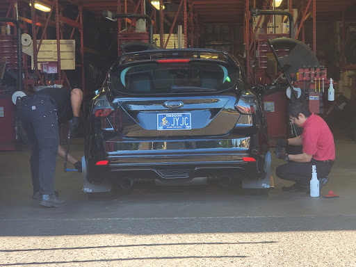 Tire Shop «Discount Tire Store - Clackamas, OR», reviews and photos, 8380 SE Sunnyside Rd, Clackamas, OR 97015, USA