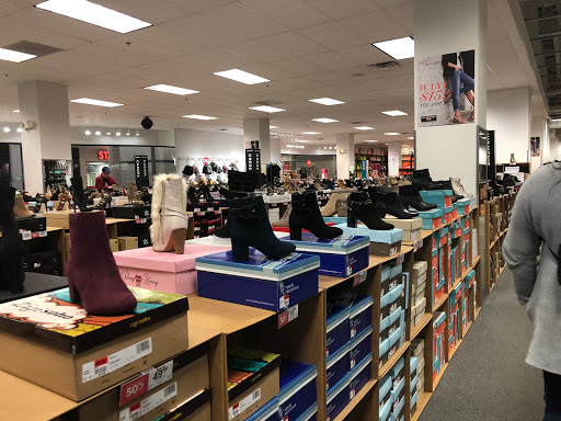 Shoe Store «Off Broadway Shoe Warehouse», reviews and photos, 8600 Ward Pkwy, Kansas City, MO 64114, USA