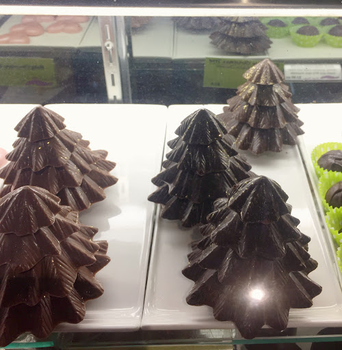 Dessert Shop «Purple Feather Cafe & Treatery», reviews and photos, 334 Commercial St, Provincetown, MA 02657, USA