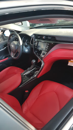 Car Dealer «Toyota of Braintree», reviews and photos, 210 Union St, Braintree, MA 02184, USA