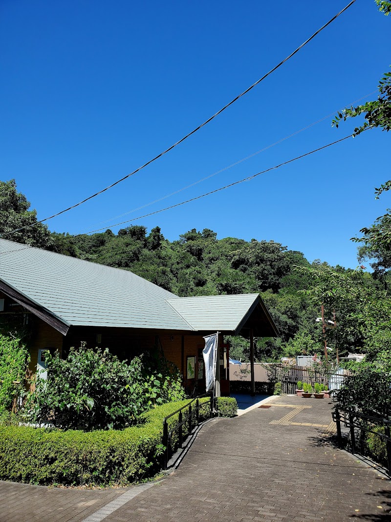 夫婦池公園パークセンター公衆トイレ