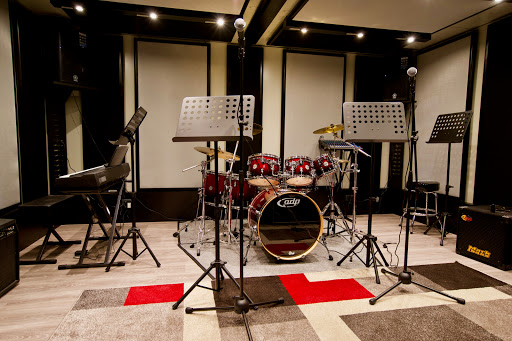 DISCOVERY MUSIC&ART STUDIO SRL