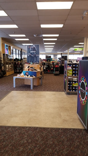Shoe Store «Shoe Carnival», reviews and photos, 11772 W 95th St, Overland Park, KS 66214, USA