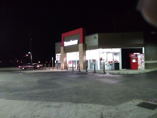 Gas Station «Thorntons», reviews and photos, 4136 Cane Run Rd, Louisville, KY 40216, USA