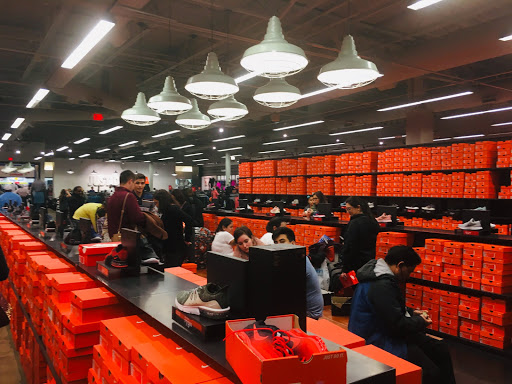 Sporting Goods Store «Nike Factory Store», reviews and photos, 3000 Grapevine Mills Pkwy #611, Grapevine, TX 76051, USA