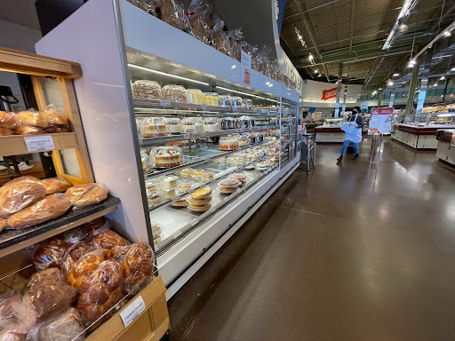 Grocery Store «Whole Foods Market», reviews and photos, 4944 Shelbyville Rd, Louisville, KY 40207, USA