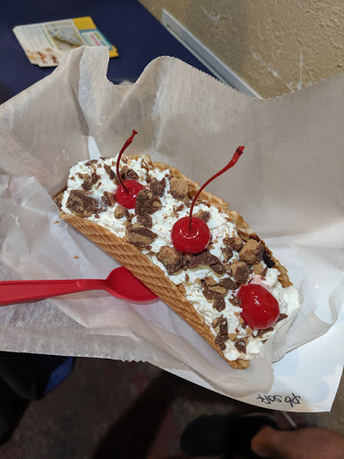 Ice Cream Shop «Milkhouse Ice Cream and Coffee Cafe», reviews and photos, 4189 Keewahdin Rd, Fort Gratiot Twp, MI 48059, USA