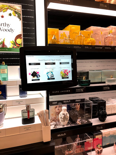 Cosmetics Store «SEPHORA», reviews and photos, 2061 N Montclair Plaza Ln, Montclair, CA 91763, USA