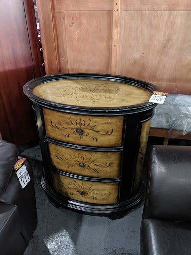Furniture Store «Furniture Factory Liquidators», reviews and photos, 15700 Middlebelt Rd, Livonia, MI 48154, USA