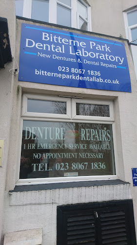 Reviews of Bitterne Park Dental Laboratory in Southampton - Laboratory