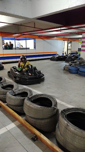 S2 Kart Racing no Shopping Jockey Plaza Curitiba - Pista de Kart Indoor