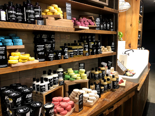 Cosmetics Store «LUSH», reviews and photos, 1961 Chain Bridge Rd, McLean, VA 22102, USA