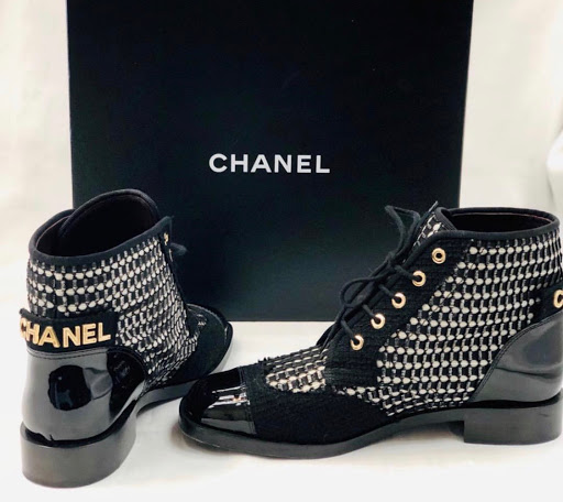 Used Clothing Store «Clothes Mentor Arlington Heights», reviews and photos, 862 W Dundee Rd, Arlington Heights, IL 60004, USA