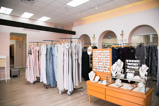 Bridal Shop «Beside The Bride», reviews and photos, 125 N Mill St, Lewisville, TX 75057, USA