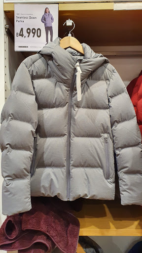 Stores to buy men's quilted vests Bangkok