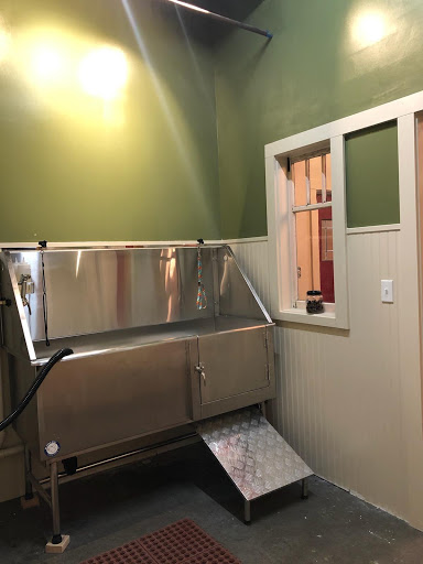 Pet Supply Store «Petapoluza Pet Supply & Grooming», reviews and photos, 114 N 36th St, Seattle, WA 98103, USA