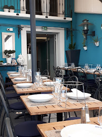 Atmosphère du Restaurant français Maison Benezech - Restaurant Le Grand Bleu à Bouzigues - n°13