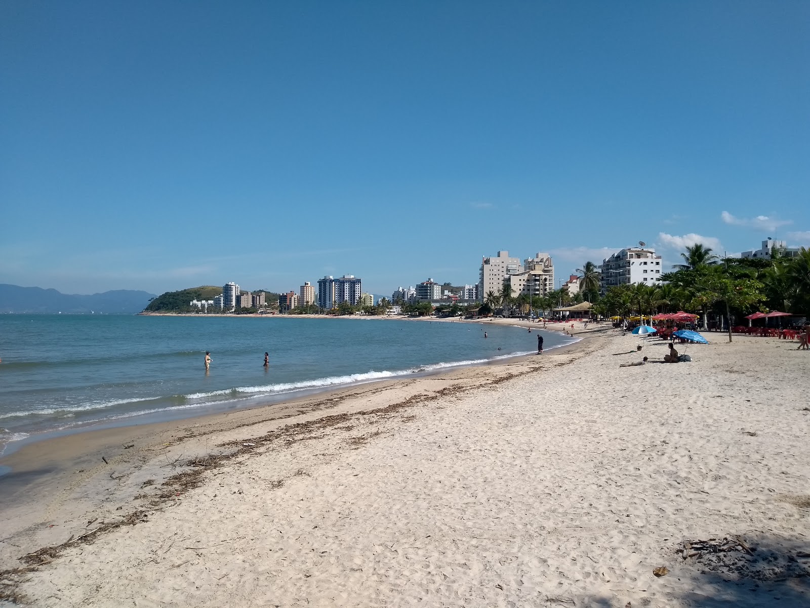 Foto de Praia Martin de Sá com alto nível de limpeza