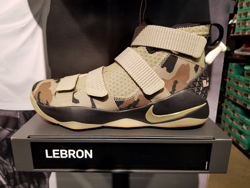 Sporting Goods Store «Nike Factory Store», reviews and photos, 1500 SE East Devils Lake Rd #105, Lincoln City, OR 97367, USA