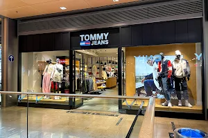 Tommy Jeans image