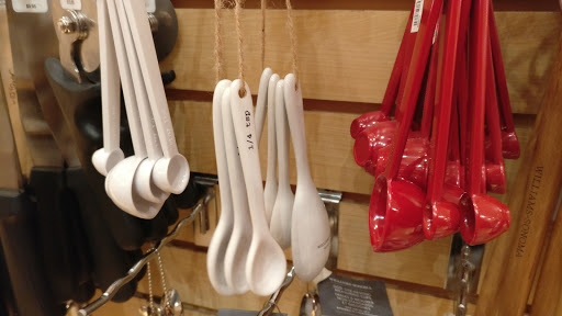 Kitchen Supply Store «Williams-Sonoma», reviews and photos, 352 Adams Rd, Rochester Hills, MI 48309, USA
