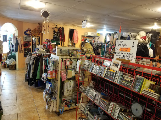 Thrift Store «Thrifty Nickel Tampa Thrift Store Re-Sale», reviews and photos, 7706 W Hillsborough Ave, Tampa, FL 33615, USA