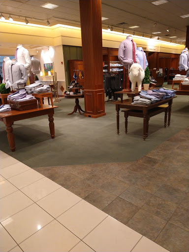 Department Store «Von Maur», reviews and photos, 7700 E Kellogg Dr N, Wichita, KS 67207, USA