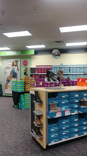 Shoe Store «Shoe Carnival», reviews and photos, 4835 W 77th St, Burbank, IL 60459, USA
